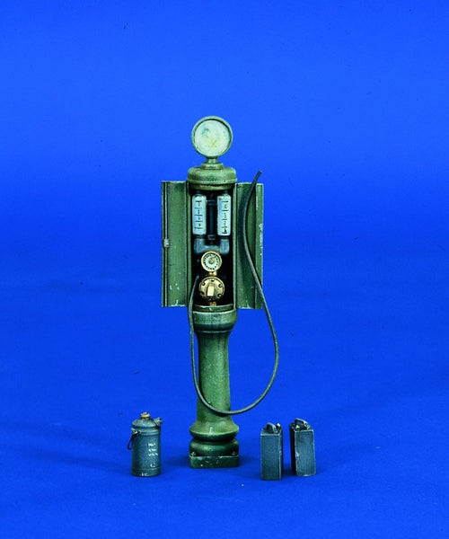 Verlinden 1/35 Gas Station Pump 1930's-1940's  | VER745