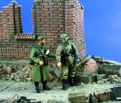 Verlinden 1/35 German Motorcyclist and Medic   | VER1402