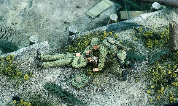 Verlinden 1/35 Wounded Marine & Corpsman  | VER1959