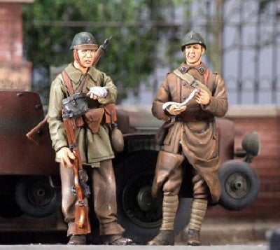 Nemrod 1/35 French wounded Motorcyclist and Soldier | 35069